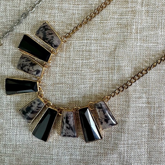 ⚜️3 for $30⚜️ Vintage Statement Bib Necklace Black Leopard Print Marbled Acrylic - Picture 5 of 5